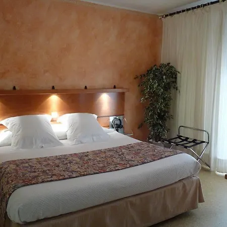Szálloda Ribes Roges