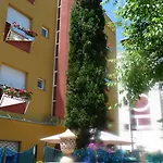 Ribes Roges 2*