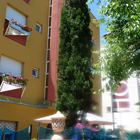 Ribes Roges 2*